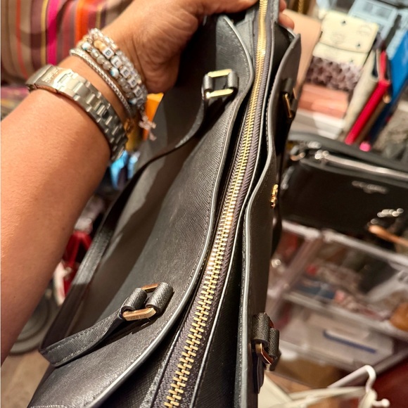 🎒🎒Tory Burch Emerson Small Top Zip Tote - Picture 16 of 16